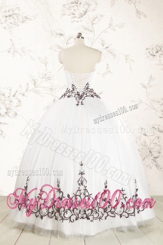 2016 Appliques Strapless Ball Gown White Tulle Quinceanera Dress